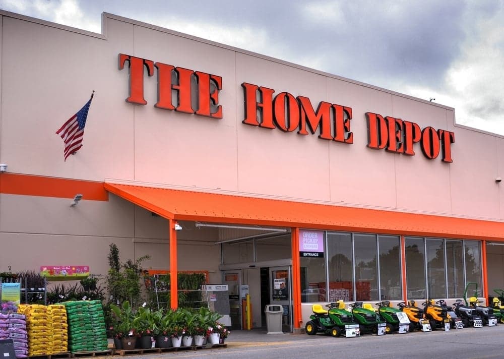 Home Depot advierte que el mercado inmobiliario débil frena las grandes renovaciones