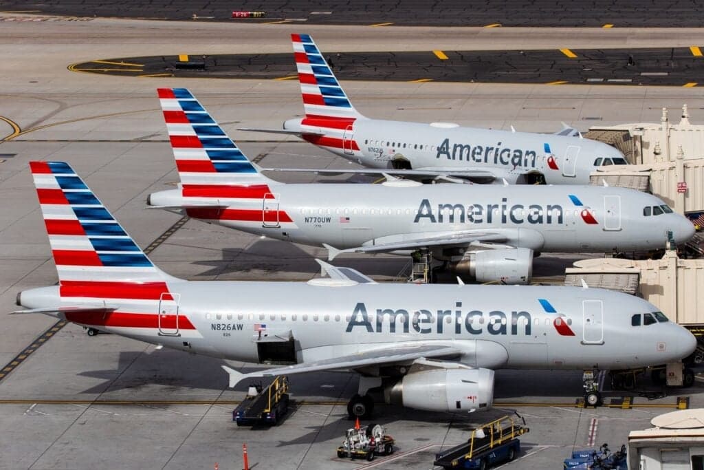 Acciones de aerolíneas repuntan ante la fuerte caída del precio del petróleo
