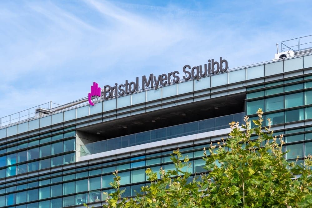 Bristol-Myers Squibb y Anthropic se alían para acelerar el desarrollo de fármacos con IA