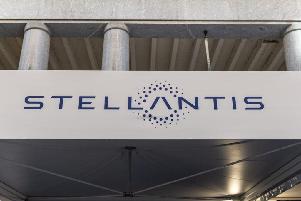 Stellantis lanza alianza con Dongfeng para distribuir EVs chinos en Europa