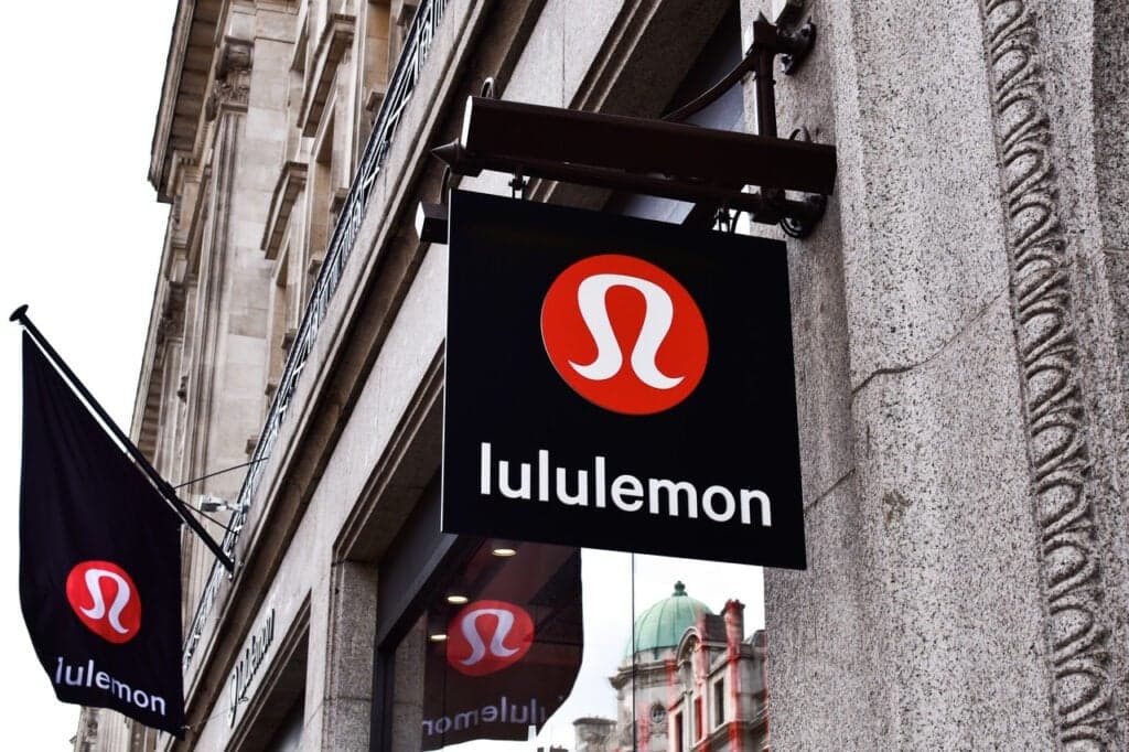 Lululemon (LULU) debuta en Grecia y apunta a India entre sus próximos mercados