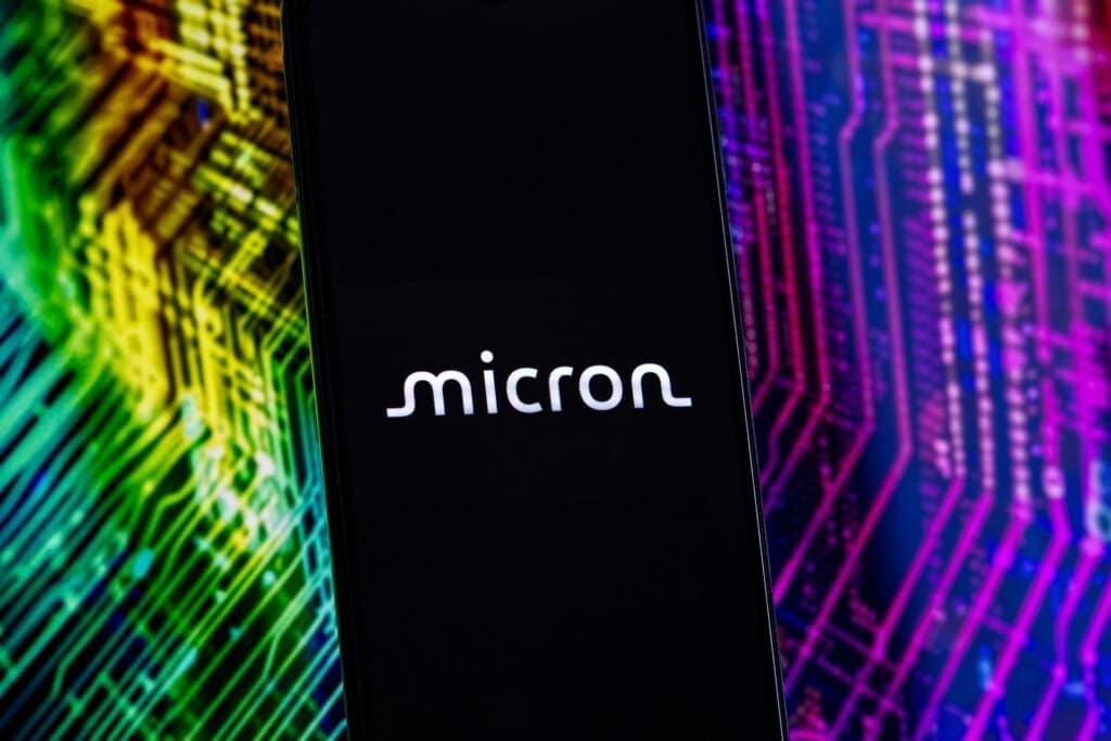 Micron lanza producción de chips DRAM avanzados en EE.UU. para atender la demanda de IA
