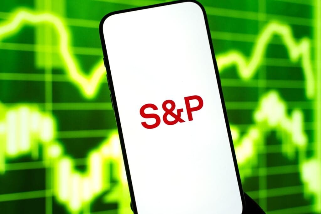S&P 500 alcanza récord histórico impulsado por el auge de la IA