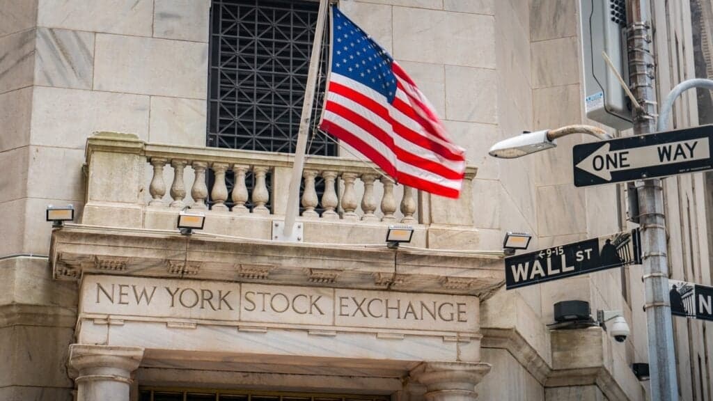 Futuros del Dow Jones y S&P 500 suben tras ataques de EE.UU. contra Irán