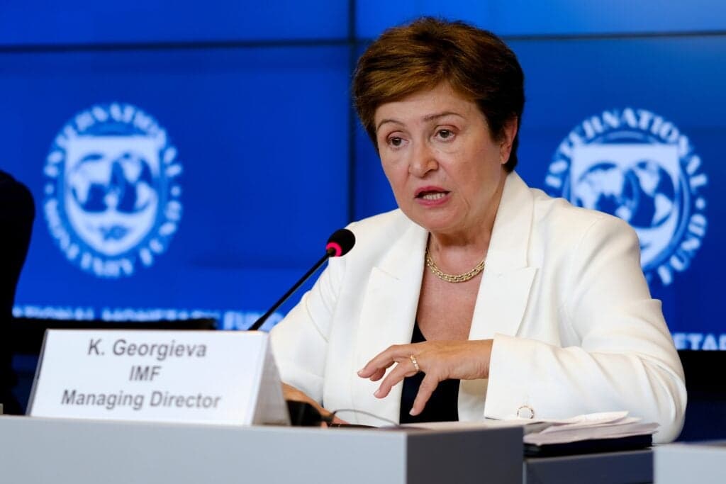 FMI advierte que el impacto de la IA en el empleo no puede ignorarse