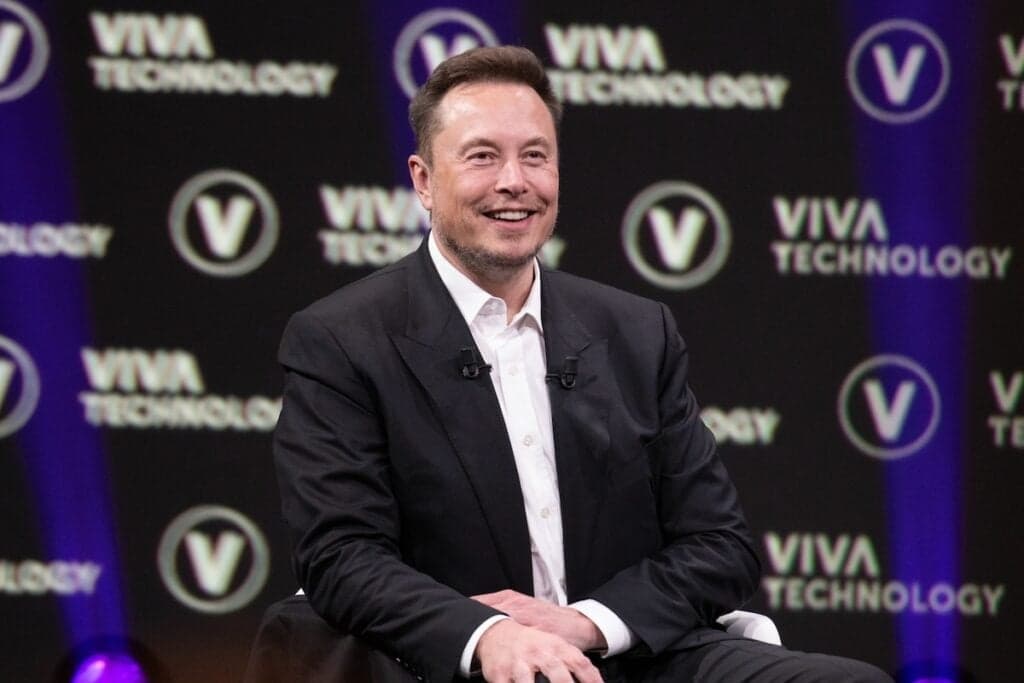 Musk afirma que SpaceX podría poner un millón de toneladas en órbita en cinco años