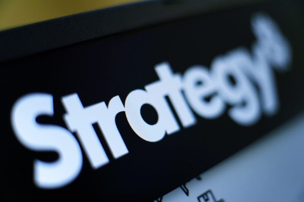 Acciones de Strategy (MSTR) repuntan junto a Bitcoin tras acuerdo EE.UU.-Irán