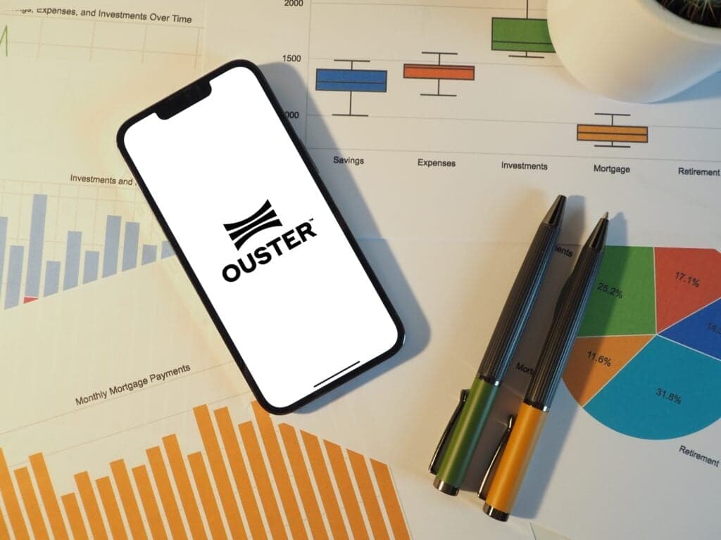 Ouster (OUST) sube casi 8% tras ampliar alianza de manufactura con Benchmark