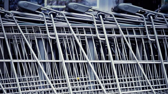 Acciones de Casey's caen 15% pese a superar estimados de ganancias