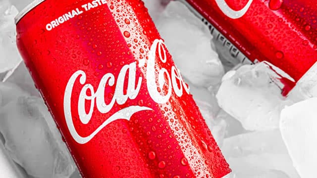 Coca-Cola pagará dividendos el 1 de octubre: cuánto recibirán los accionistas