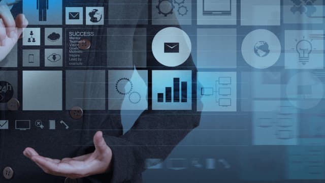 Acciones de Coinbase y Robinhood caen mientras el rally cripto pierde impulso