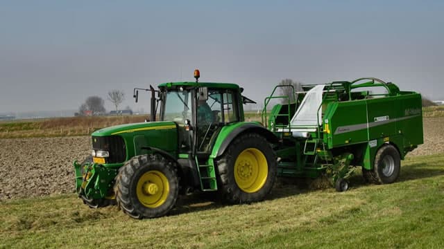 Deere reporta Q3 positivo: construcción compensa debilidad agrícola