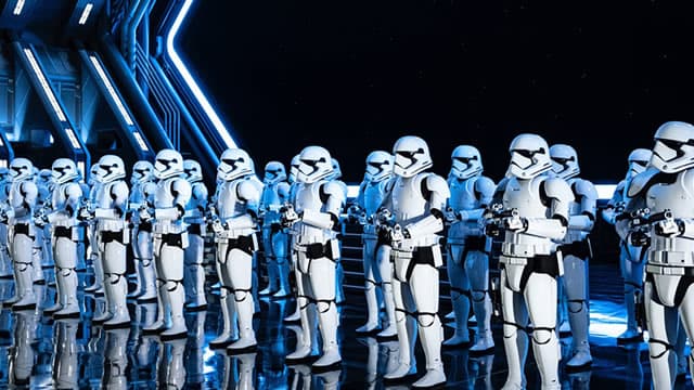 Disney recorta cobertura médica para cónyuges de algunos empleados