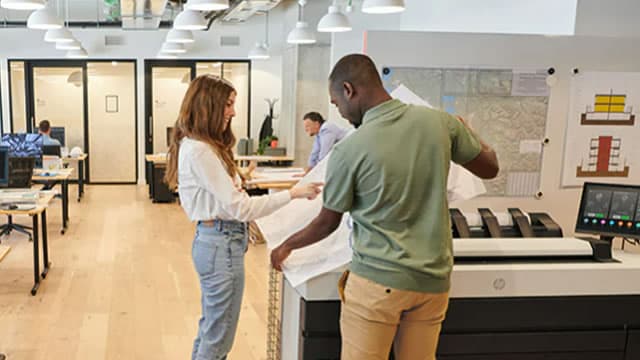 HP proyecta ganancias superiores al consenso en su cuarto trimestre fiscal