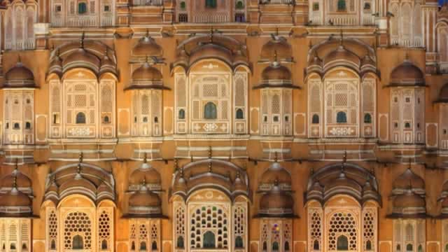 India crece con fuerza, pero su bolsa acumula pérdidas