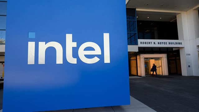 Las acciones de Intel suben ante esperanzas de retorno a los chips de memoria