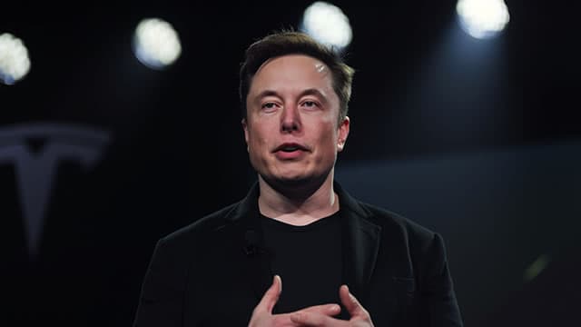 Tesla confirma fecha para el Cybercab; Alibaba y SoftBank aceleran inversiones en IA
