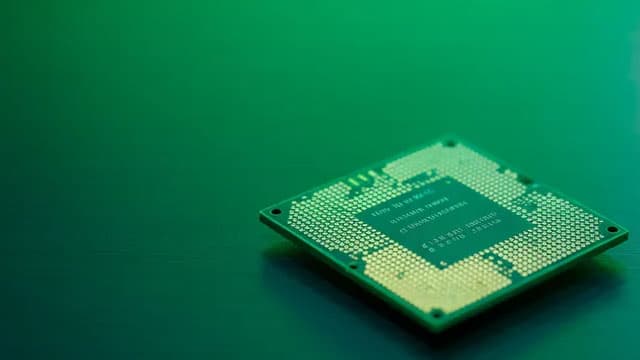 NVDA, AMD e INTC suben pese al alza de tasas de la Fed