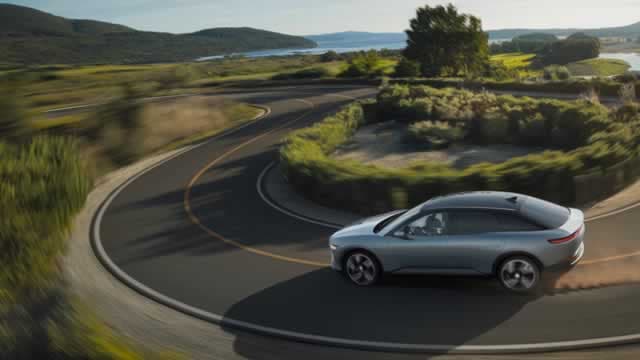 Tesla lleva su camión Semi eléctrico al mercado de carga europeo
