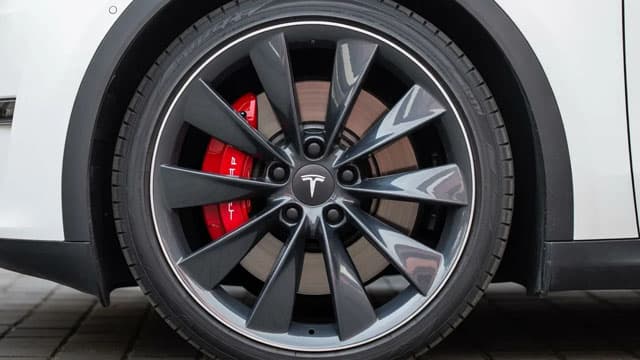Tesla retira 3 millones de vehículos en China por fallas en manijas y monitoreo