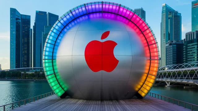 Tim Cook deja la dirección de Apple tras 15 años al frente de la compañía