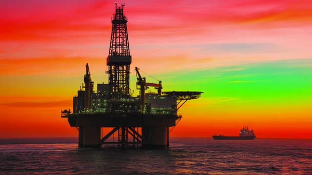 Inventarios de petróleo crudo en EE.UU. registran un leve aumento semanal