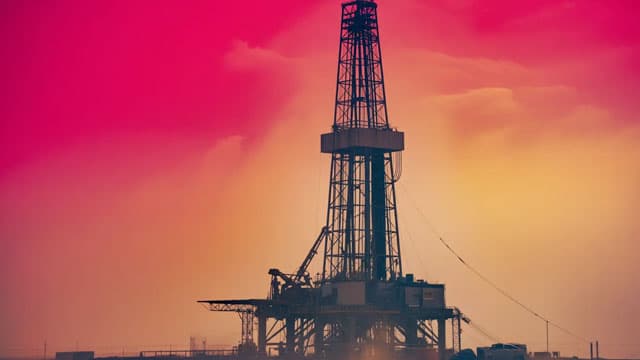 Inventarios de petróleo crudo en EE.UU. registran caída semanal inesperada