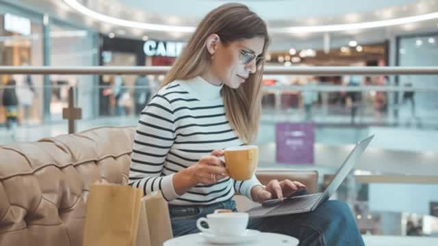 Walmart lanza la marca Scenario para competir con Amazon en moda